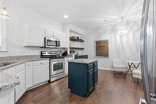 7277 Charlotte Pike Unit 303, Nashville, TN 37209