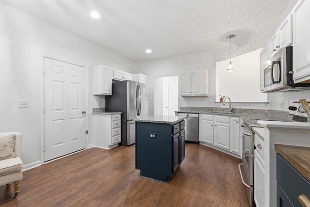 7277 Charlotte Pike Unit 303, Nashville, TN 37209