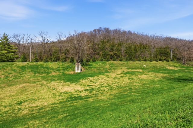 7277 Charlotte Pike Unit 303, Nashville, TN 37209