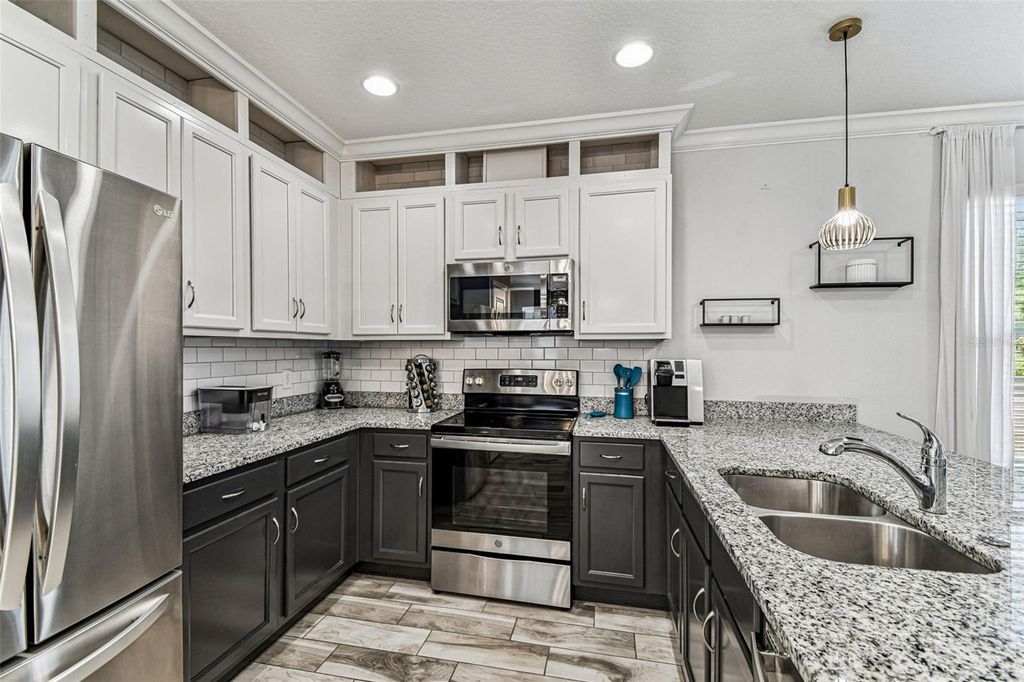 Image 14 of property listing at 2601 E LAKE AVENUE A, Tampa, FL 33610