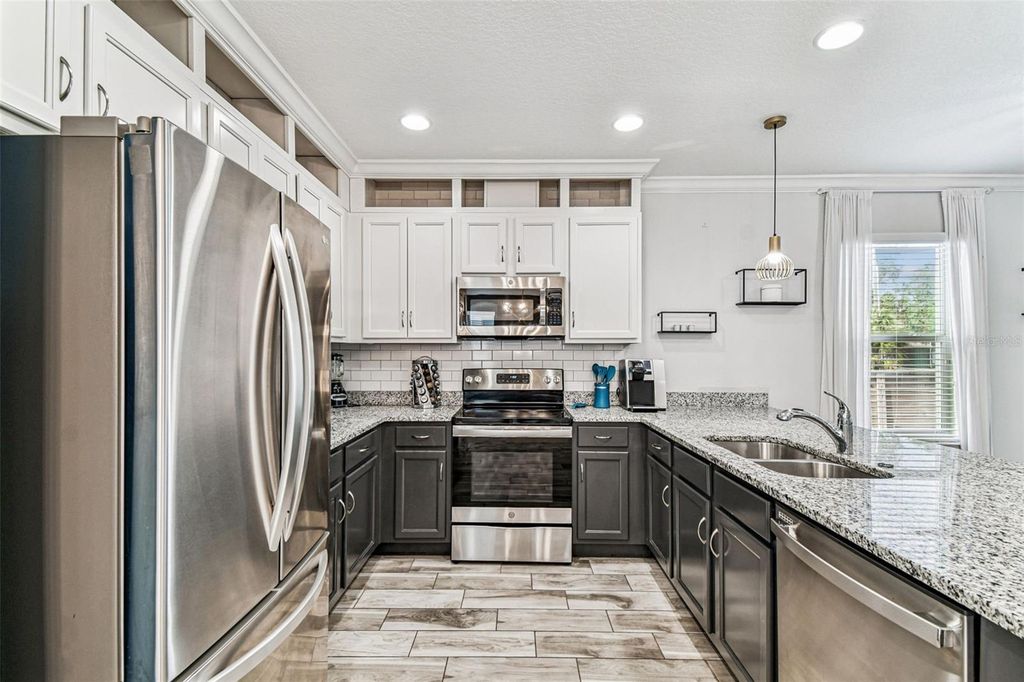 Image 17 of property listing at 2601 E LAKE AVENUE A, Tampa, FL 33610