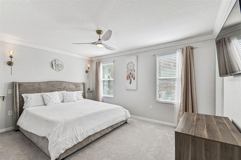 Image 26 of property listing at 2601 E LAKE AVENUE A, Tampa, FL 33610