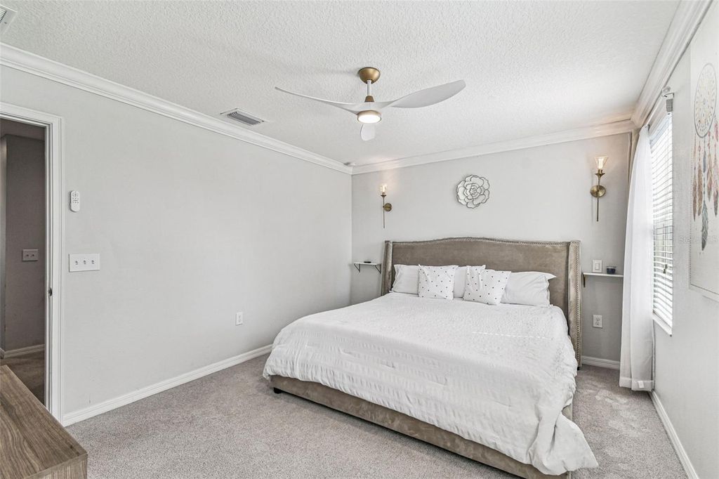 Image 27 of property listing at 2601 E LAKE AVENUE A, Tampa, FL 33610