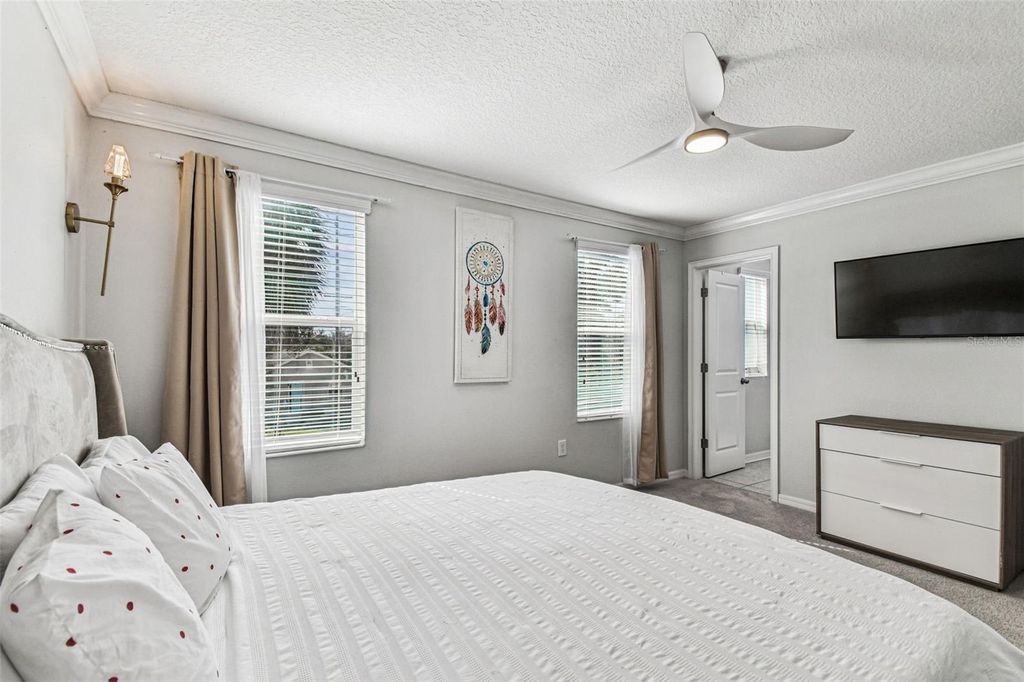 Image 28 of property listing at 2601 E LAKE AVENUE A, Tampa, FL 33610