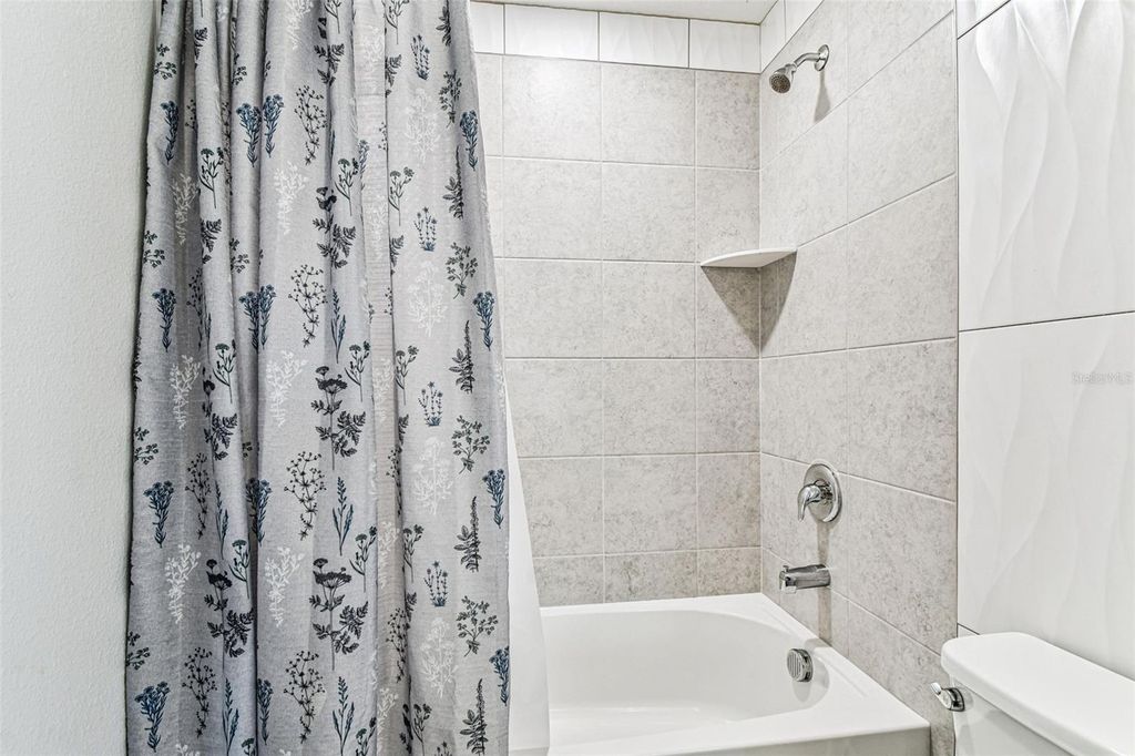 Image 38 of property listing at 2601 E LAKE AVENUE A, Tampa, FL 33610