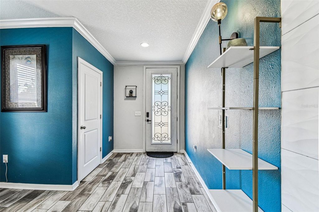 Image 9 of property listing at 2601 E LAKE AVENUE A, Tampa, FL 33610