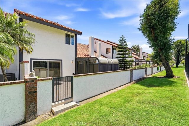 1409 Arch Lane, Huntington Beach, CA 92648