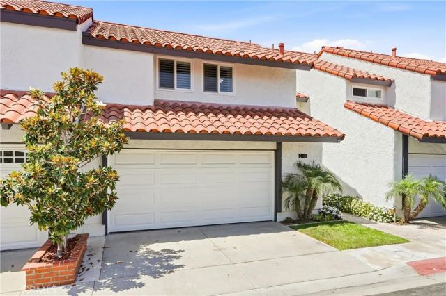 1409 Arch Lane, Huntington Beach, CA 92648