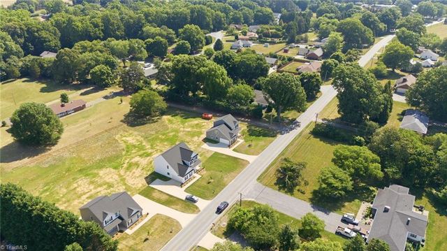 863 Sedge Garden Road, Kernersville, NC 27284