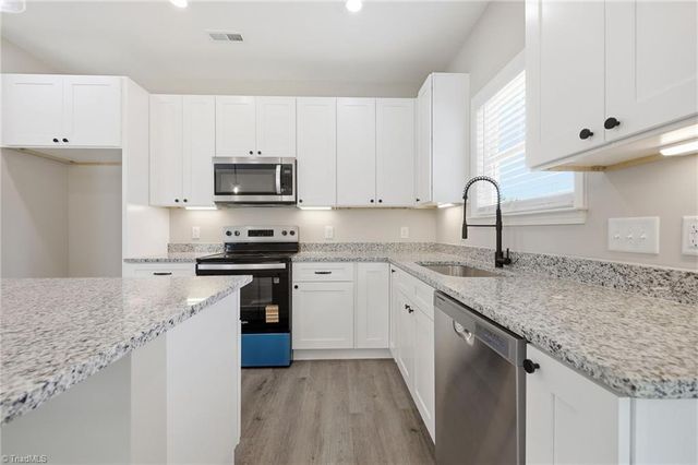 863 Sedge Garden Road, Kernersville, NC 27284