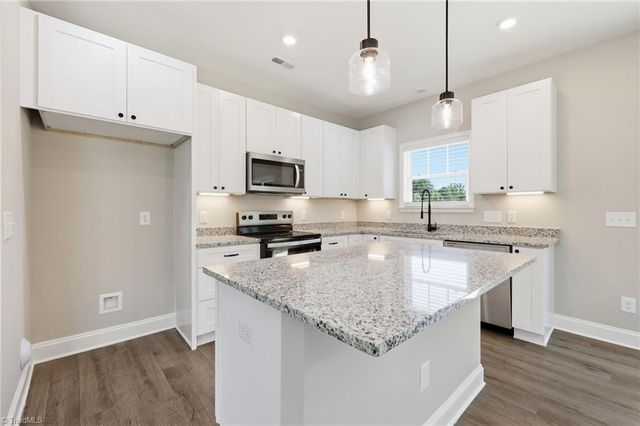 863 Sedge Garden Road, Kernersville, NC 27284