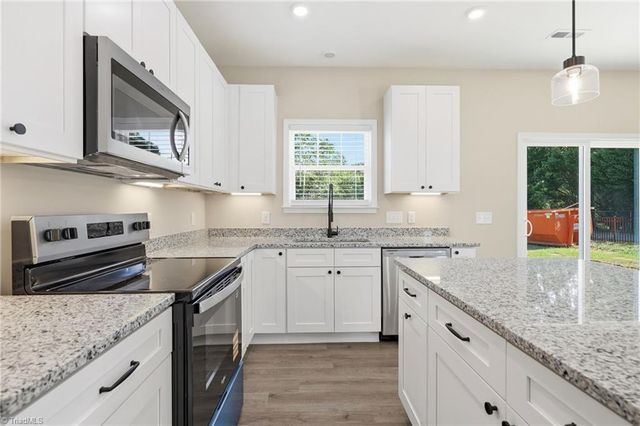 863 Sedge Garden Road, Kernersville, NC 27284