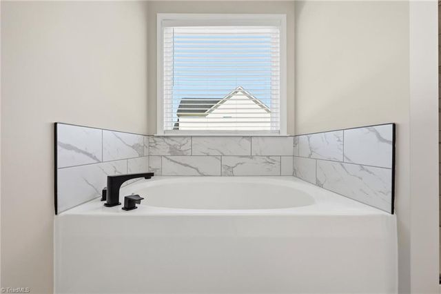 863 Sedge Garden Road, Kernersville, NC 27284