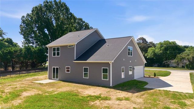863 Sedge Garden Road, Kernersville, NC 27284
