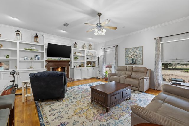 624 Eatonville Rd., Hattiesburg, MS 39401