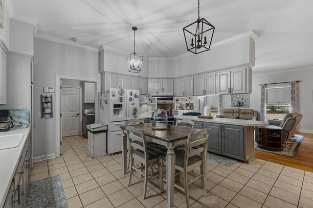 624 Eatonville Rd., Hattiesburg, MS 39401