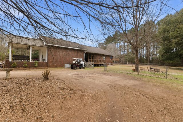 624 Eatonville Rd., Hattiesburg, MS 39401