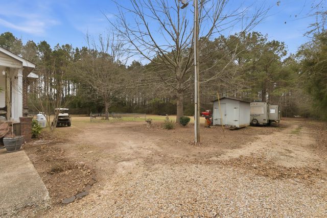 624 Eatonville Rd., Hattiesburg, MS 39401