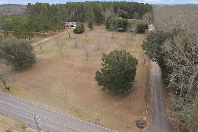 624 Eatonville Rd., Hattiesburg, MS 39401