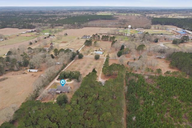 624 Eatonville Rd., Hattiesburg, MS 39401