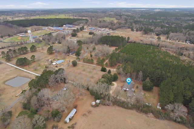 624 Eatonville Rd., Hattiesburg, MS 39401