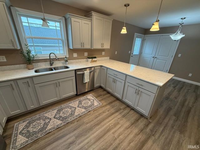 204 W Franklin Lane, Fort Branch, IN 47648