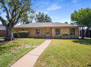 3750 Ridgeoak Way, Farmers Branch, TX 75244