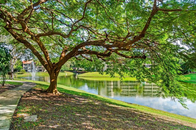 1885 Palm Cove Boulevard 10-207, Delray Beach, FL 33445