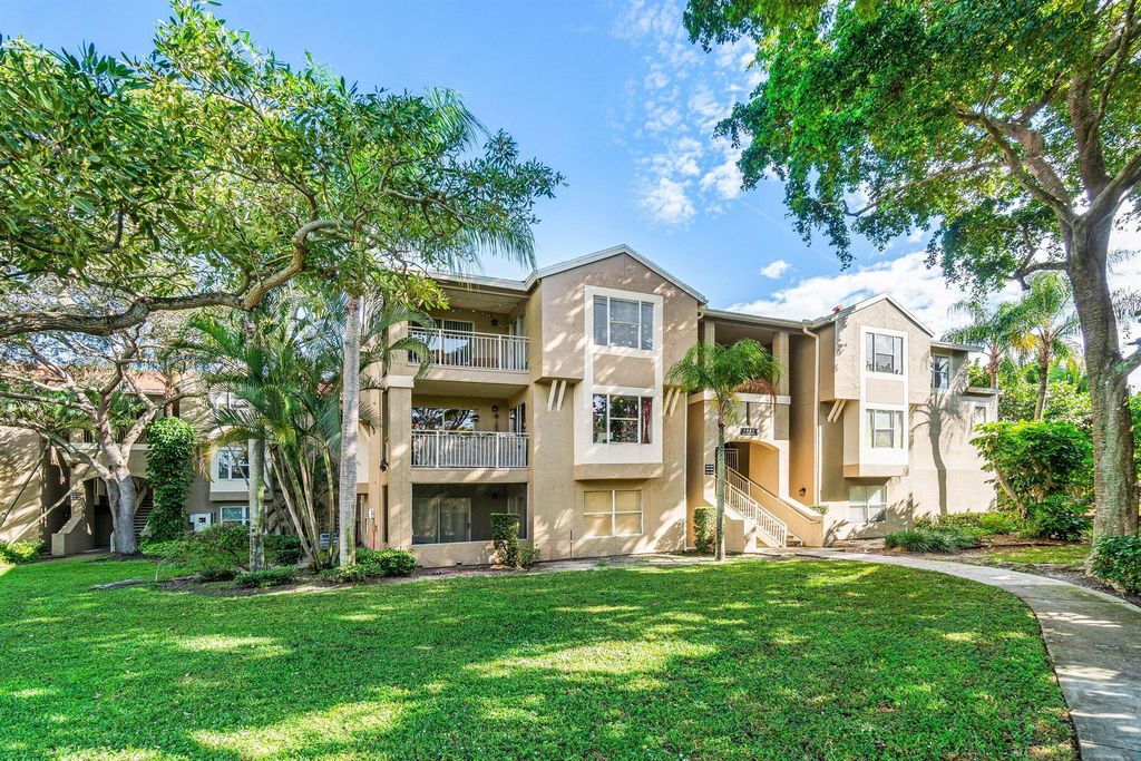 1885 Palm Cove Boulevard 10-207, Delray Beach, FL 33445