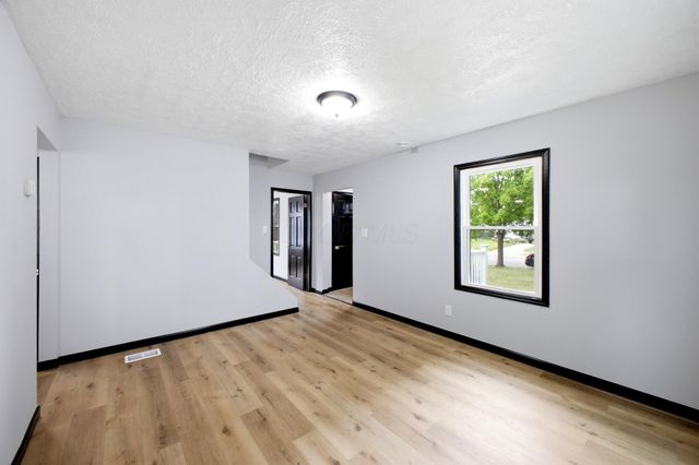 165 Demorest Avenue, Columbus, OH 43204