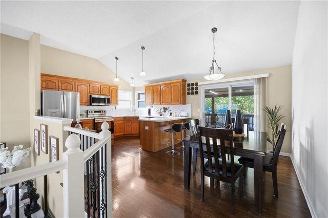 20490 W 219th Terrace, Spring Hill, KS 66083