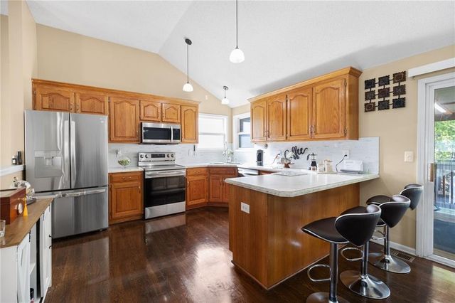 20490 W 219th Terrace, Spring Hill, KS 66083