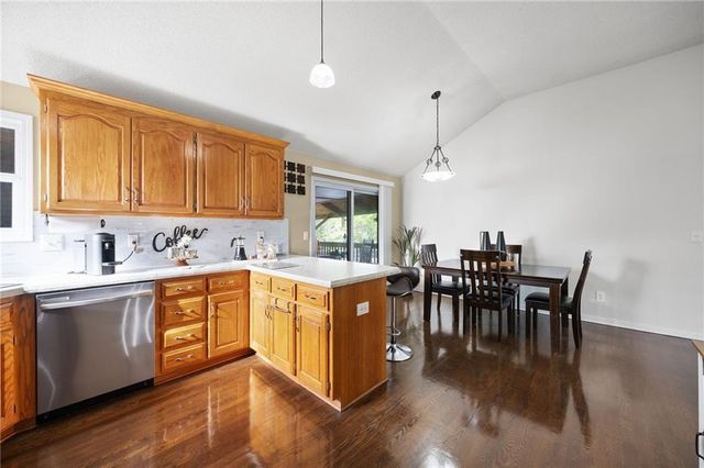 20490 W 219th Terrace, Spring Hill, KS 66083