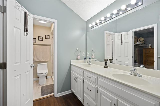 20490 W 219th Terrace, Spring Hill, KS 66083