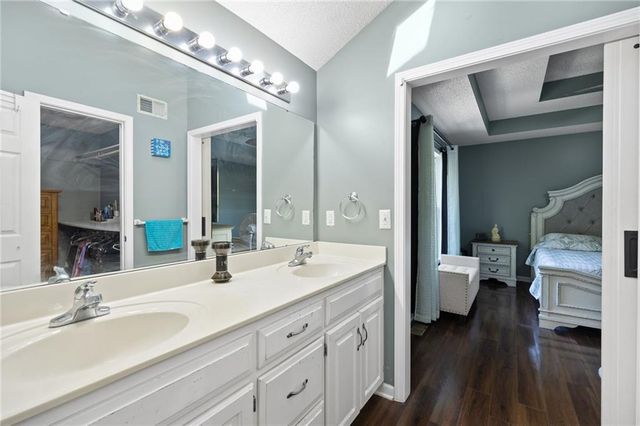 20490 W 219th Terrace, Spring Hill, KS 66083