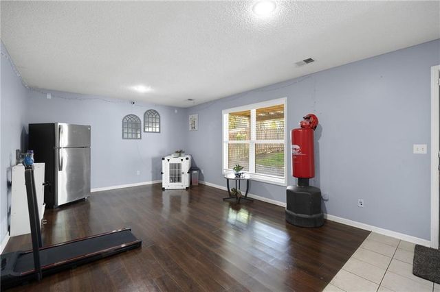 20490 W 219th Terrace, Spring Hill, KS 66083