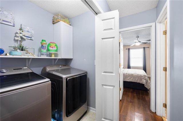 20490 W 219th Terrace, Spring Hill, KS 66083