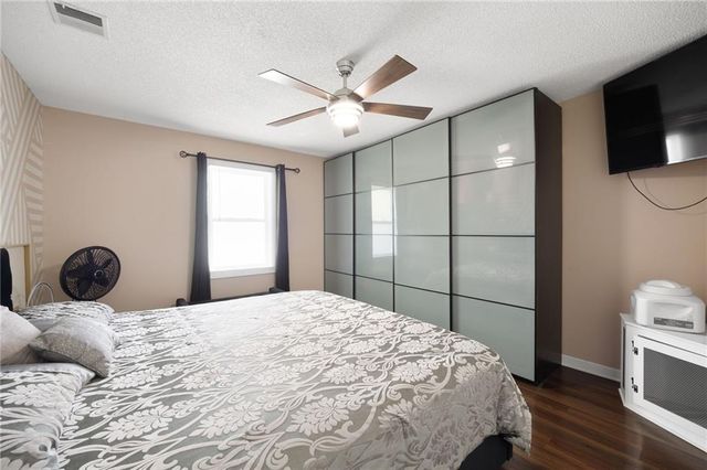 20490 W 219th Terrace, Spring Hill, KS 66083