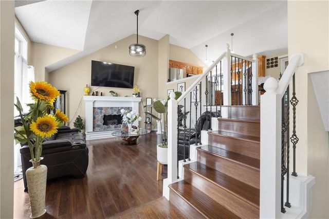 20490 W 219th Terrace, Spring Hill, KS 66083