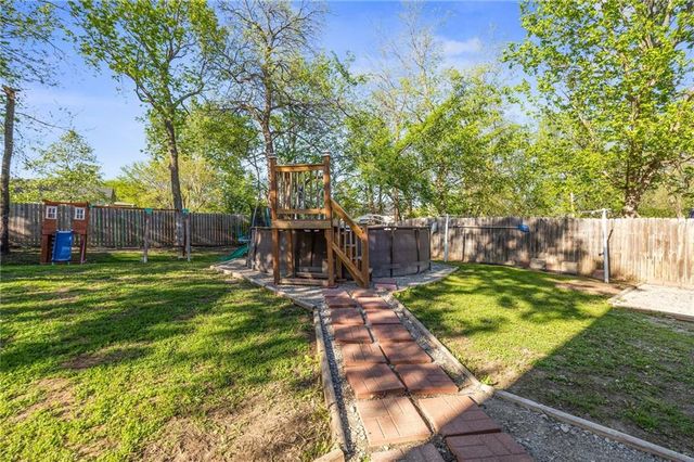 20490 W 219th Terrace, Spring Hill, KS 66083