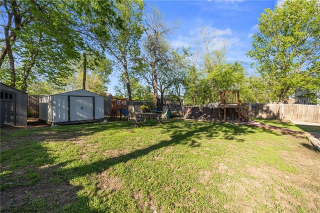 20490 W 219th Terrace, Spring Hill, KS 66083