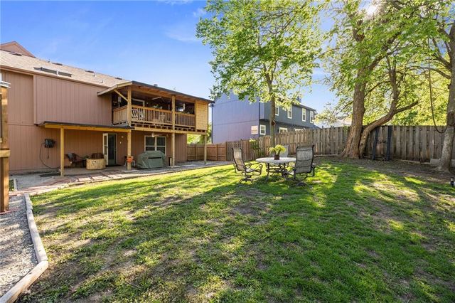 20490 W 219th Terrace, Spring Hill, KS 66083