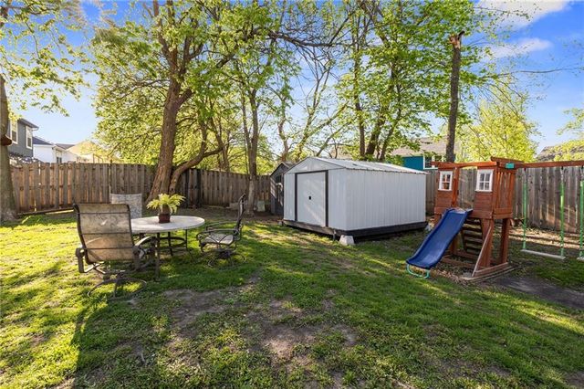 20490 W 219th Terrace, Spring Hill, KS 66083