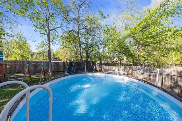 20490 W 219th Terrace, Spring Hill, KS 66083