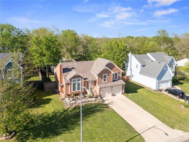 20490 W 219th Terrace, Spring Hill, KS 66083