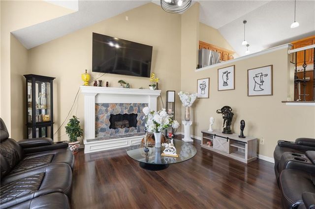 20490 W 219th Terrace, Spring Hill, KS 66083