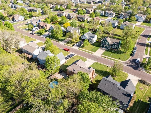 20490 W 219th Terrace, Spring Hill, KS 66083