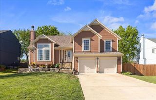 20490 W 219th Terrace, Spring Hill, KS 66083