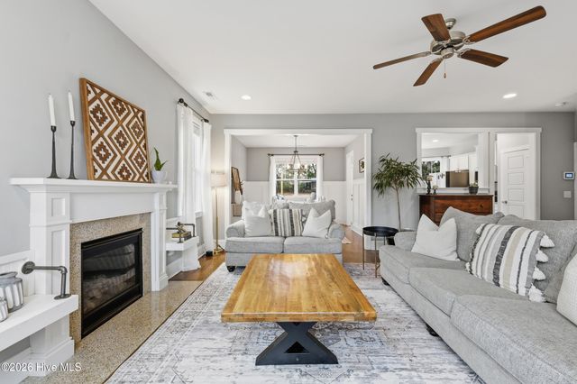 38 Pin Oak Court, Hampstead, NC 28443