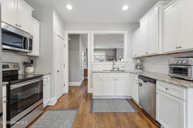 38 Pin Oak Court, Hampstead, NC 28443